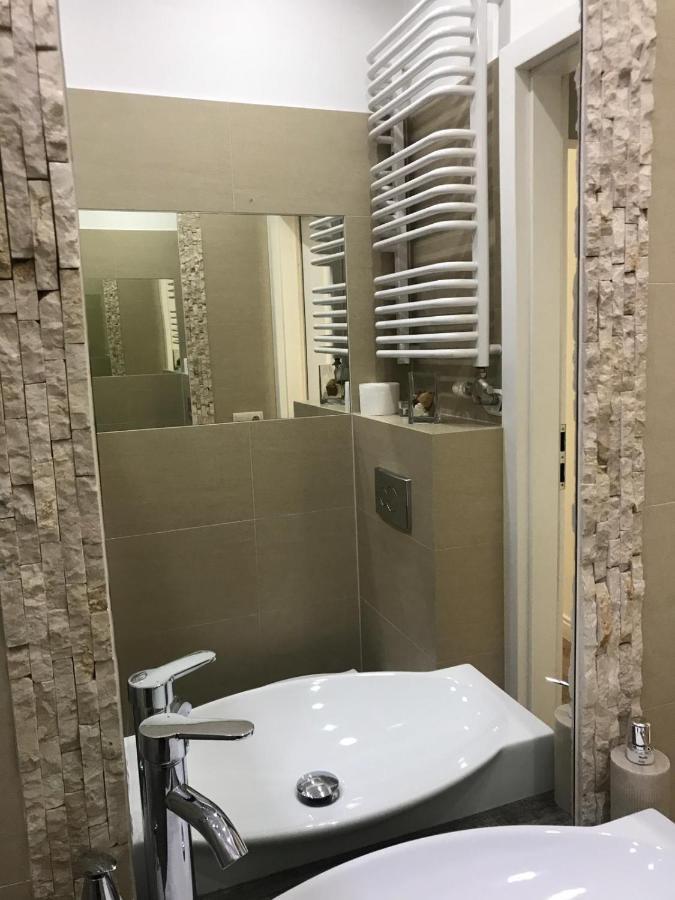 Studio Appartment In Old Town Cracovia Esterno foto