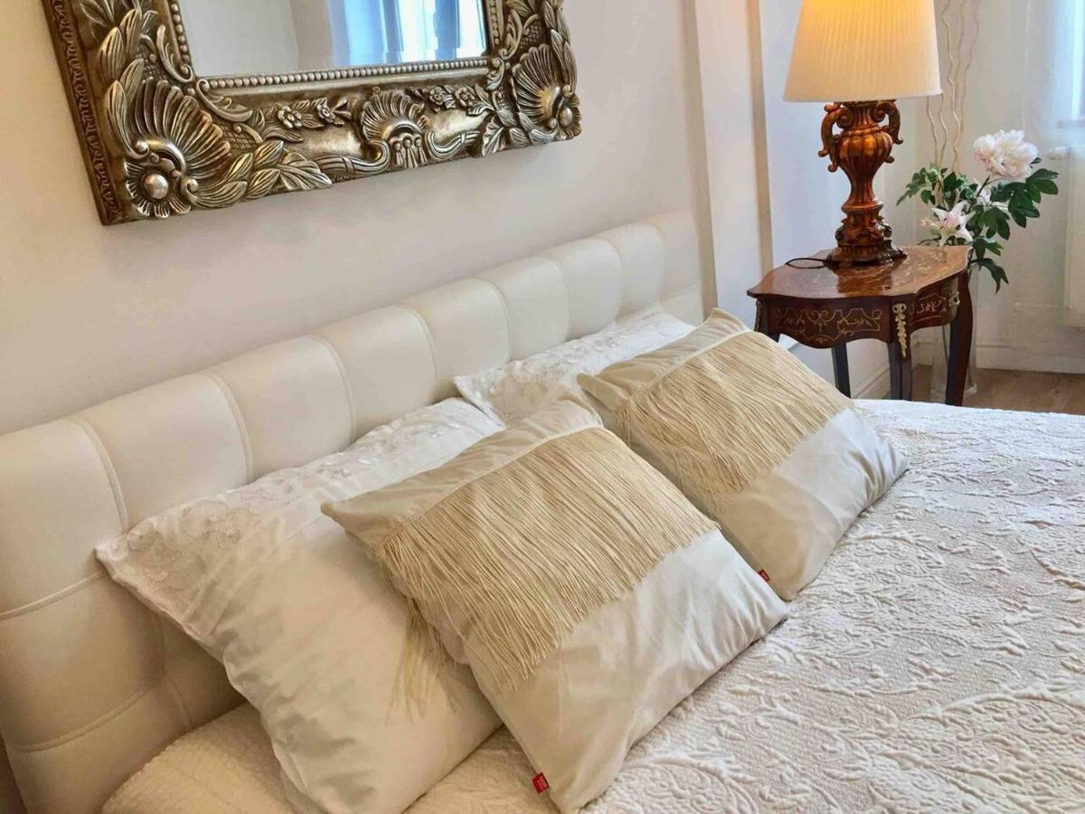 Studio Appartment In Old Town Cracovia Esterno foto